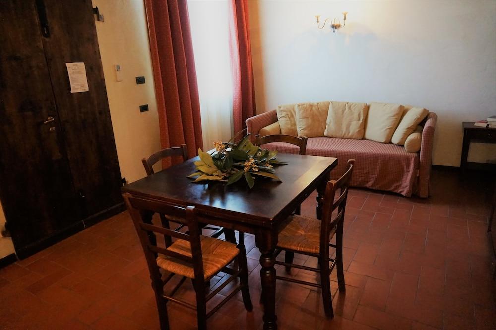 Agriturismo Antico Borgo Poggitazzi 테라누오바 브라씨올리니 외부 사진