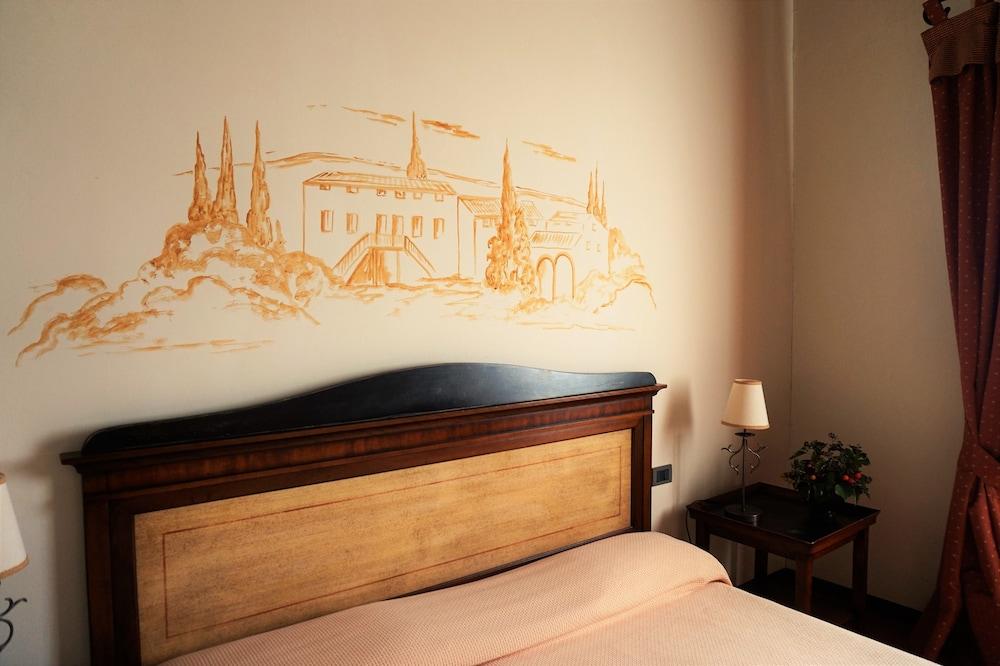 Agriturismo Antico Borgo Poggitazzi 테라누오바 브라씨올리니 외부 사진