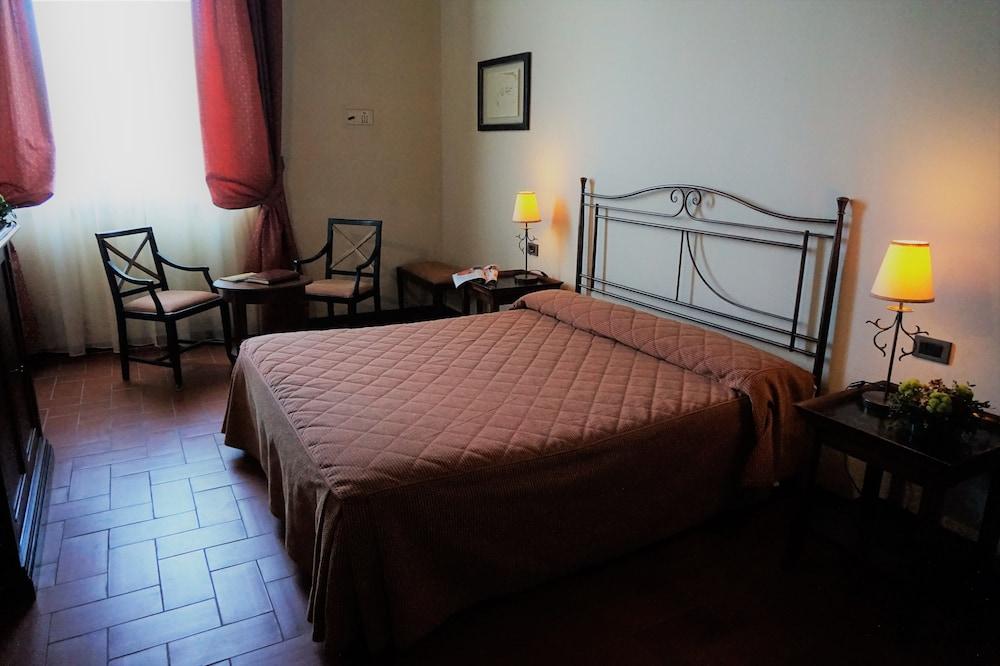 Agriturismo Antico Borgo Poggitazzi 테라누오바 브라씨올리니 외부 사진