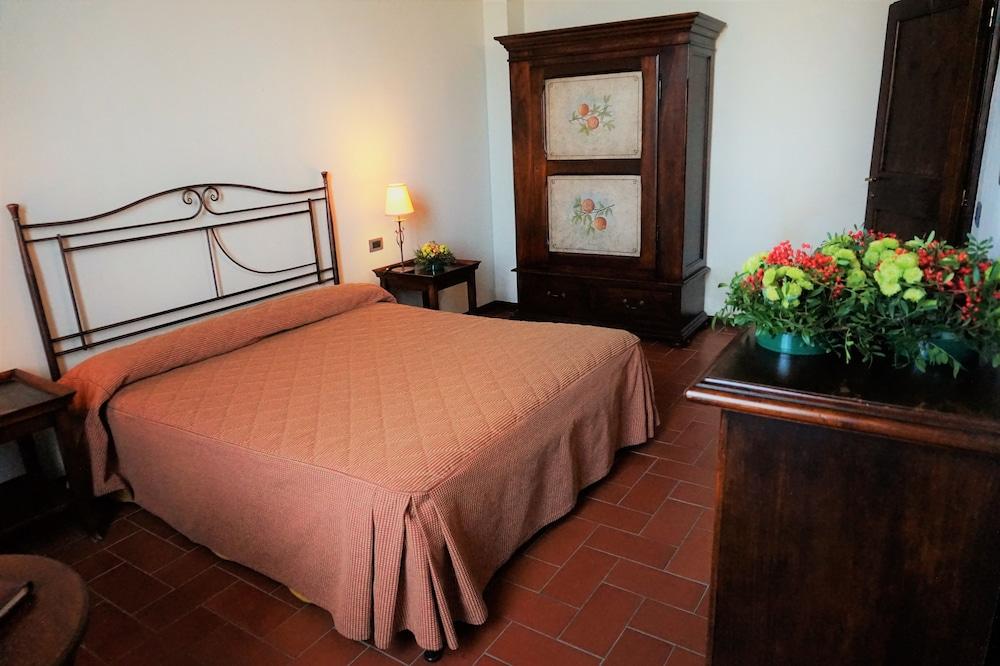 Agriturismo Antico Borgo Poggitazzi 테라누오바 브라씨올리니 외부 사진