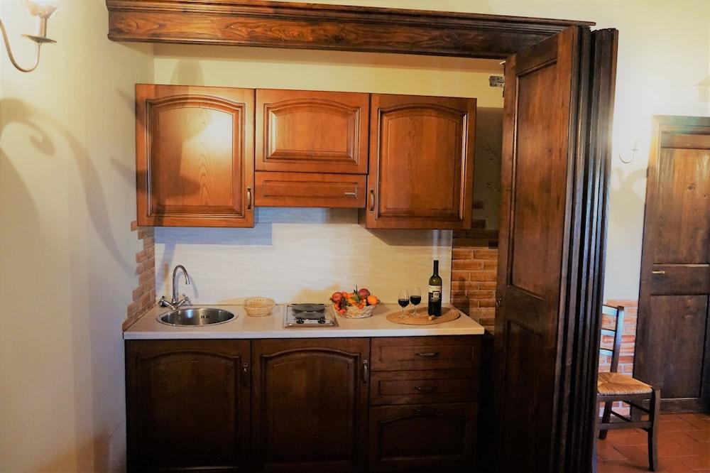 Agriturismo Antico Borgo Poggitazzi 테라누오바 브라씨올리니 외부 사진