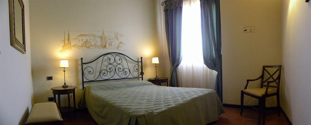 Agriturismo Antico Borgo Poggitazzi 테라누오바 브라씨올리니 외부 사진